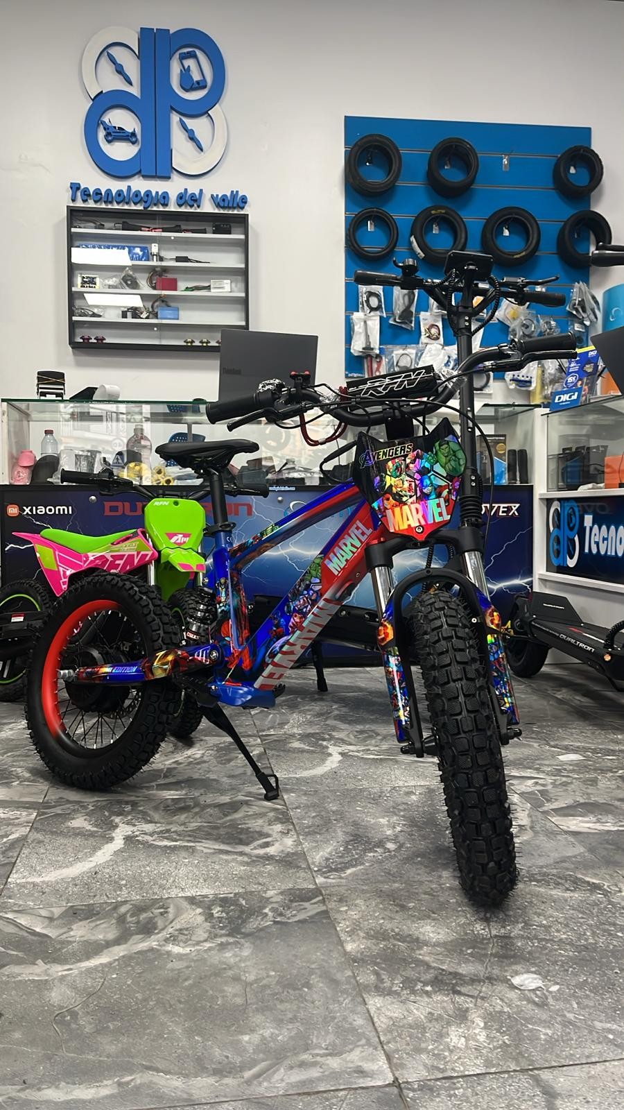 VINILO HOLOGRÁFICO BICICLETA ELECTRICA RFN MARVEL